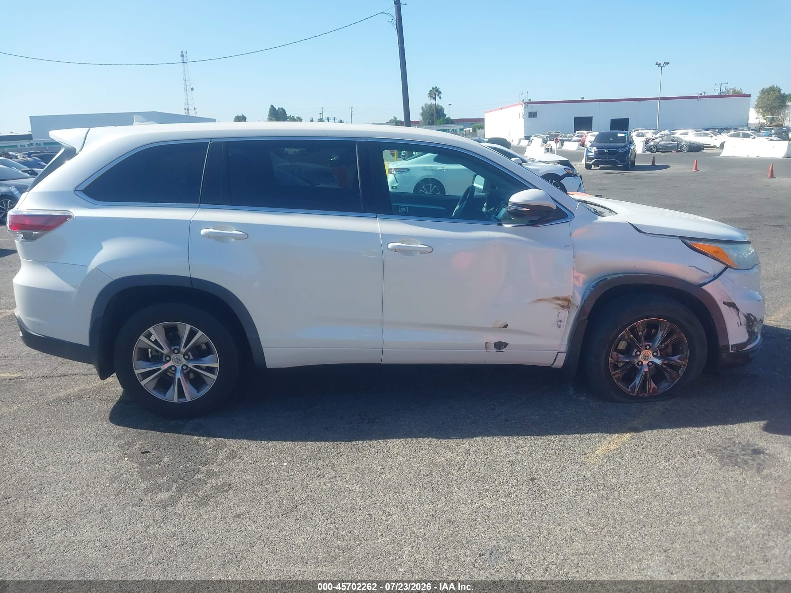 2014 Toyota Highlander Le Plus V6 White vin: 5TDBKRFH9ES067964
