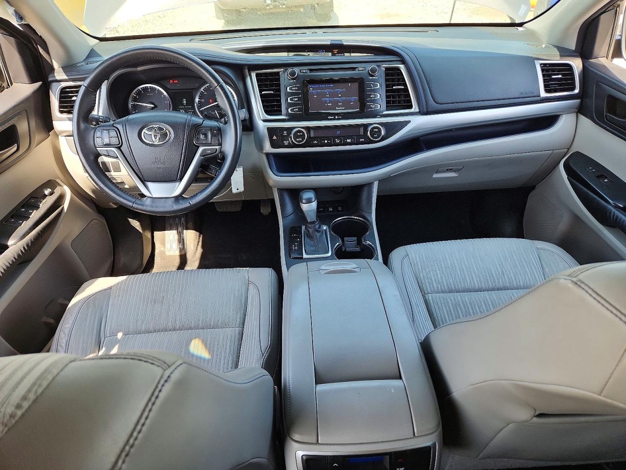 2015 Toyota Highlander Le Plus Gray vin: 5TDBKRFH9FS102195