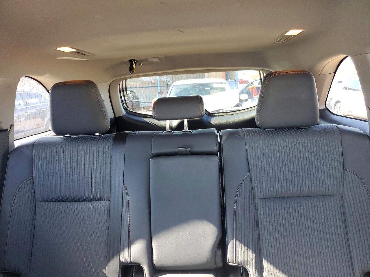 2015 Toyota Highlander Le Plus Silver vin: 5TDBKRFH9FS129851