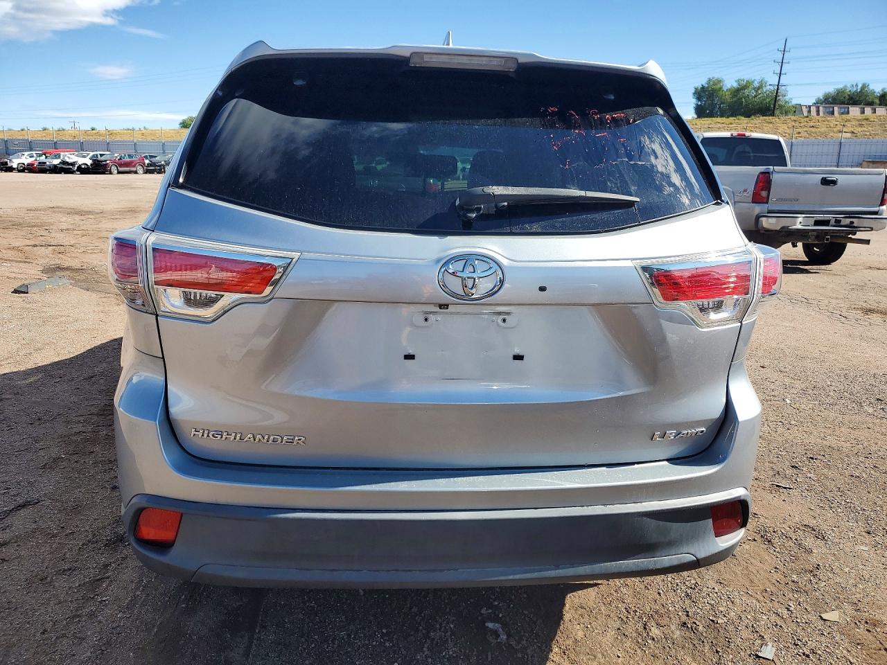 2015 Toyota Highlander Le Plus Silver vin: 5TDBKRFH9FS129851