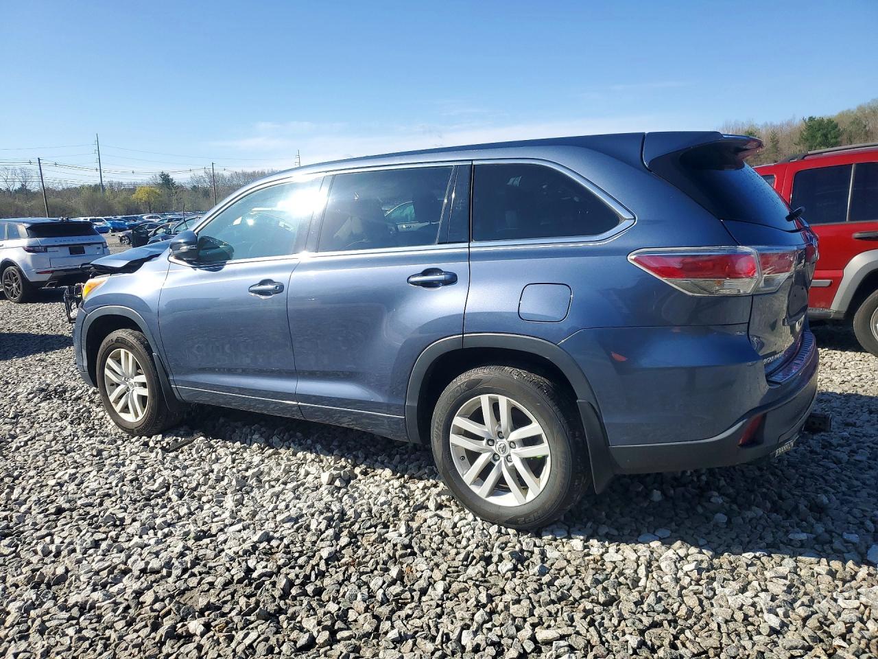 2015 Toyota Highlander Le Blue vin: 5TDBKRFH9FS147718