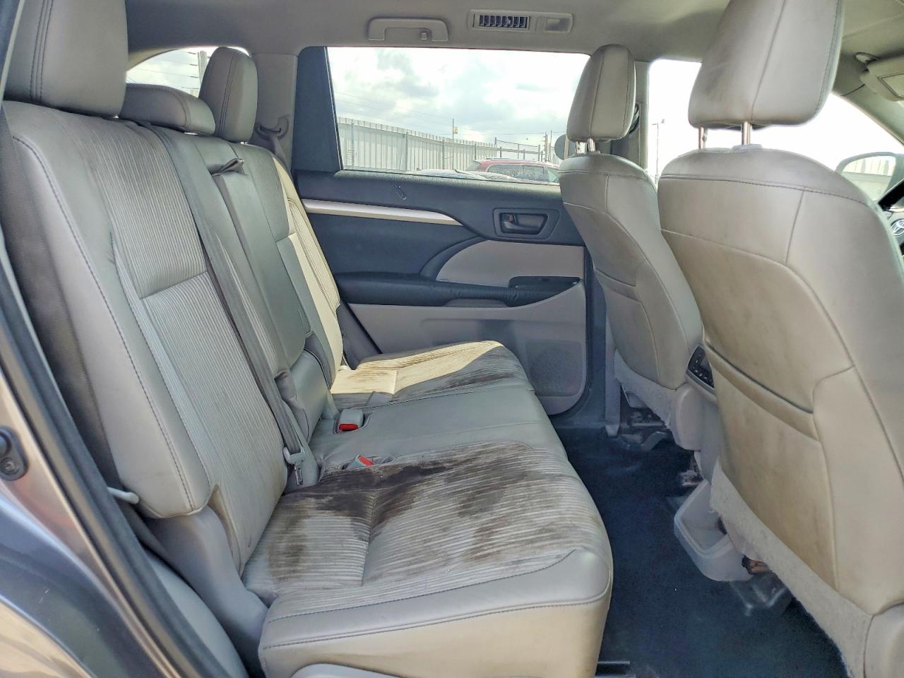 2015 Toyota Highlander Le Plus Gray vin: 5TDBKRFH9FS157195
