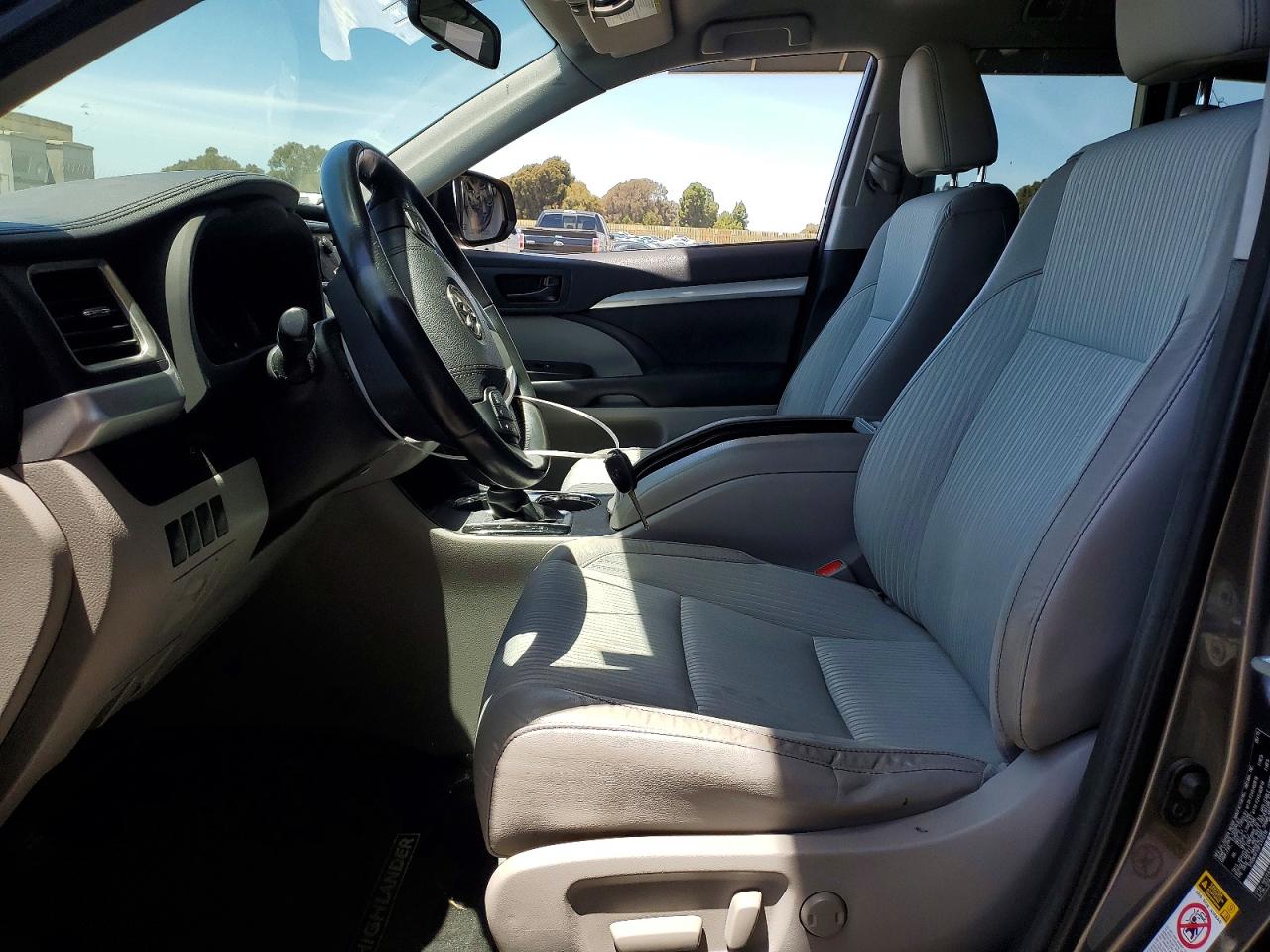 2015 Toyota Highlander Le Plus Серый vin: 5TDBKRFH9FS170318