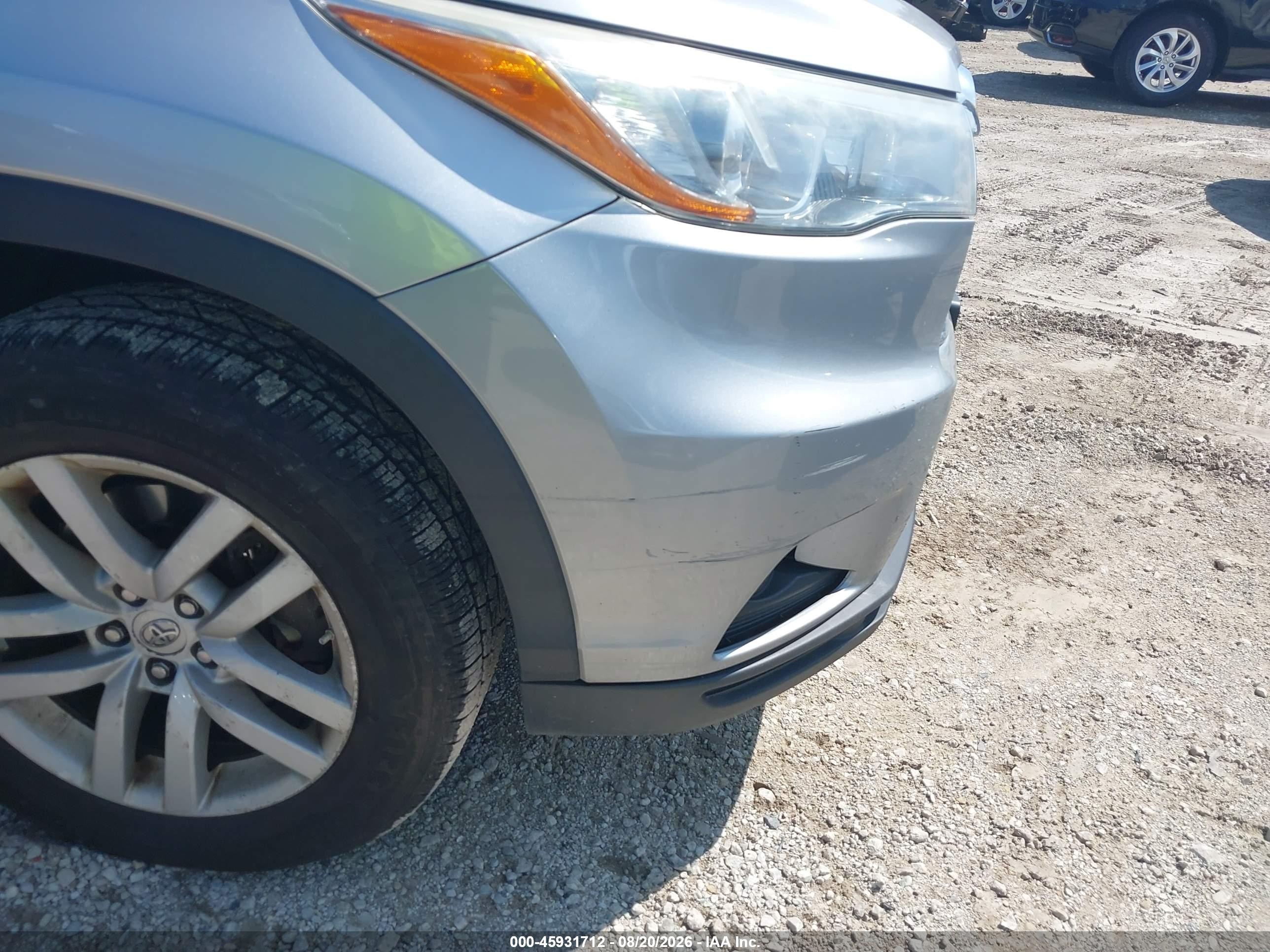 2015 Toyota Highlander Le V6 Silver vin: 5TDBKRFH9FS173543