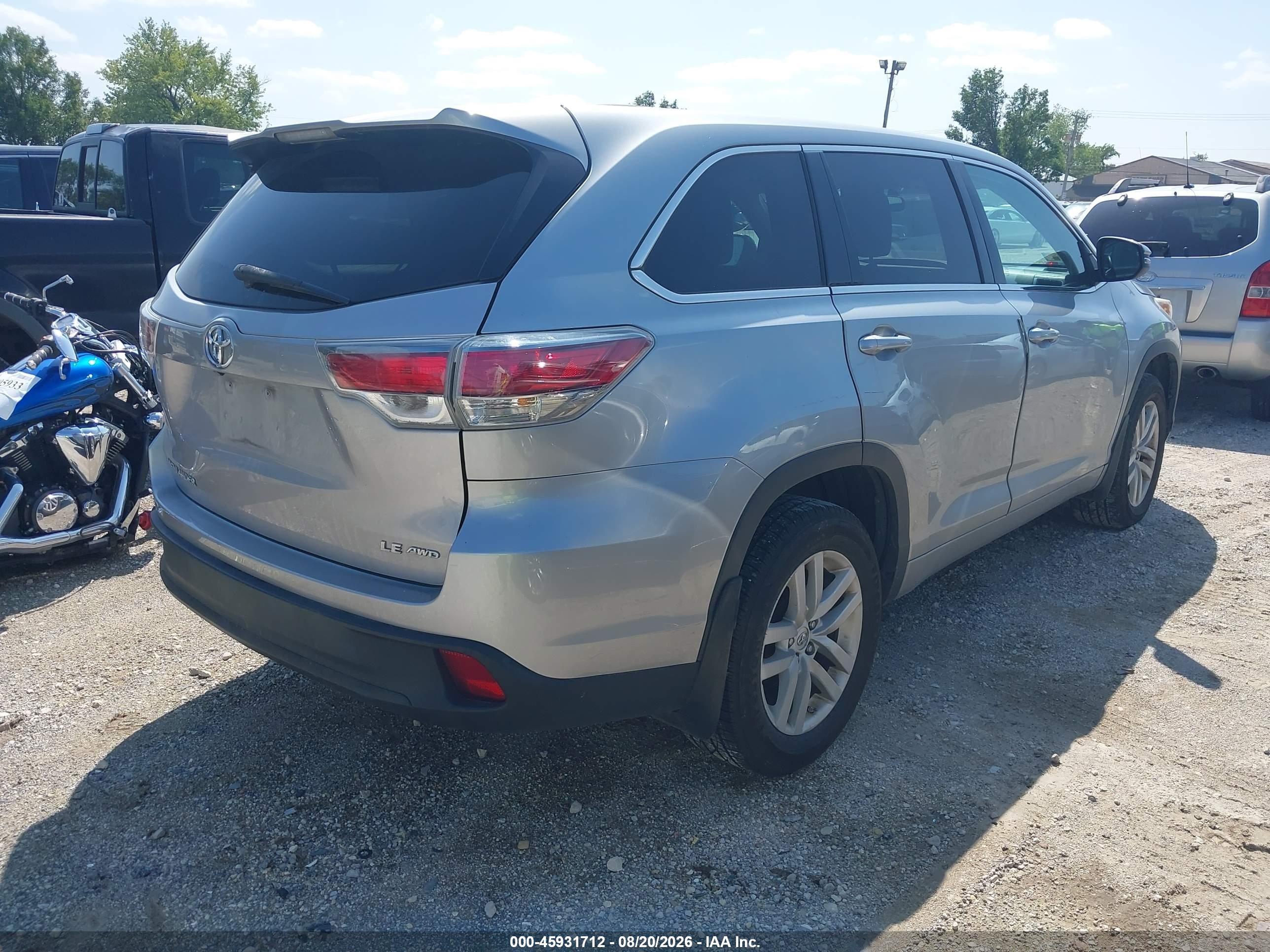 2015 Toyota Highlander Le V6 Silver vin: 5TDBKRFH9FS173543