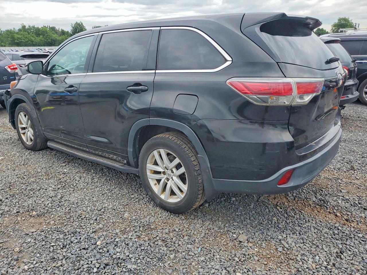2015 Toyota Highlander Le Black vin: 5TDBKRFH9FS191721
