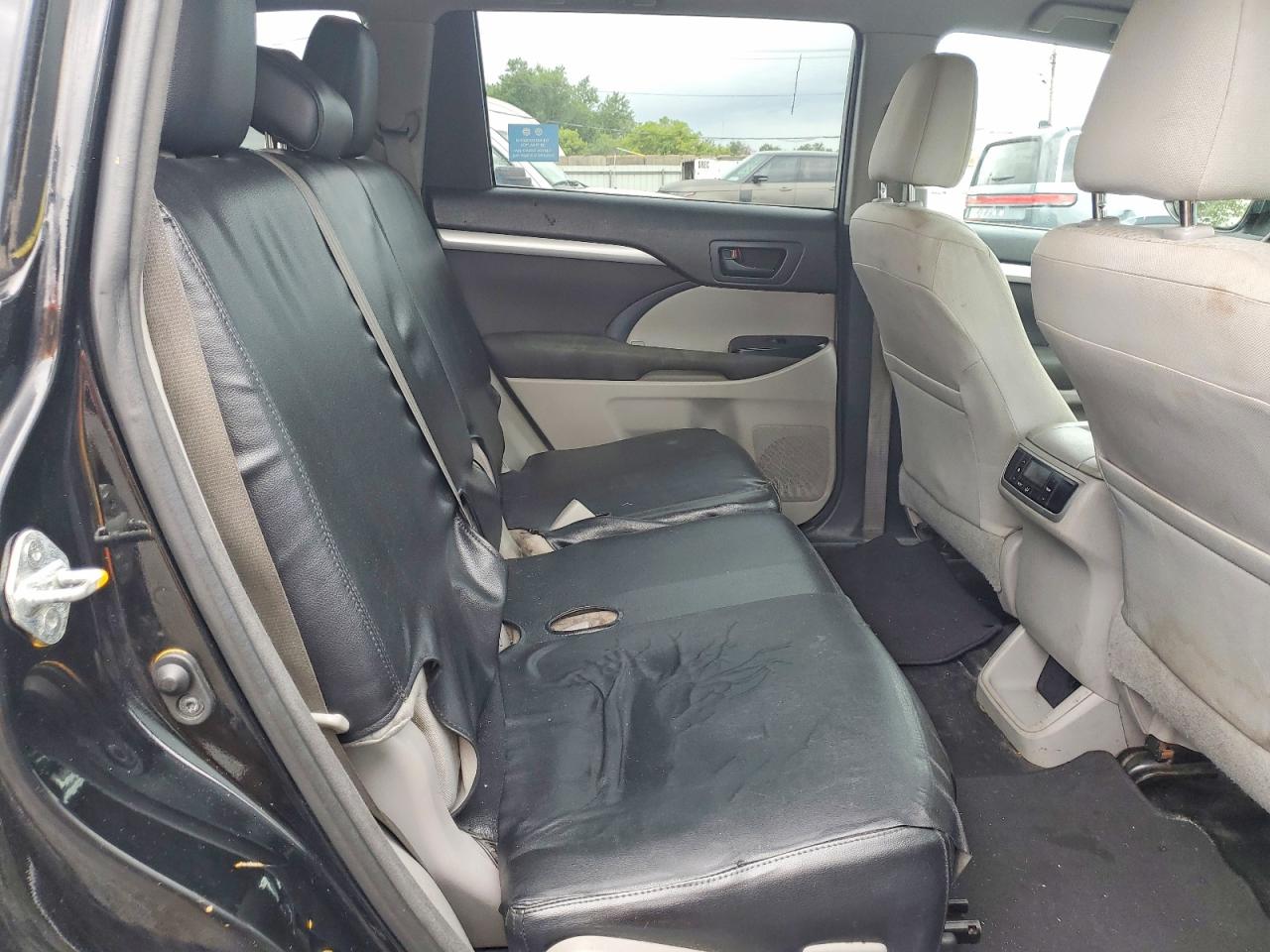 2015 Toyota Highlander Le Black vin: 5TDBKRFH9FS191721