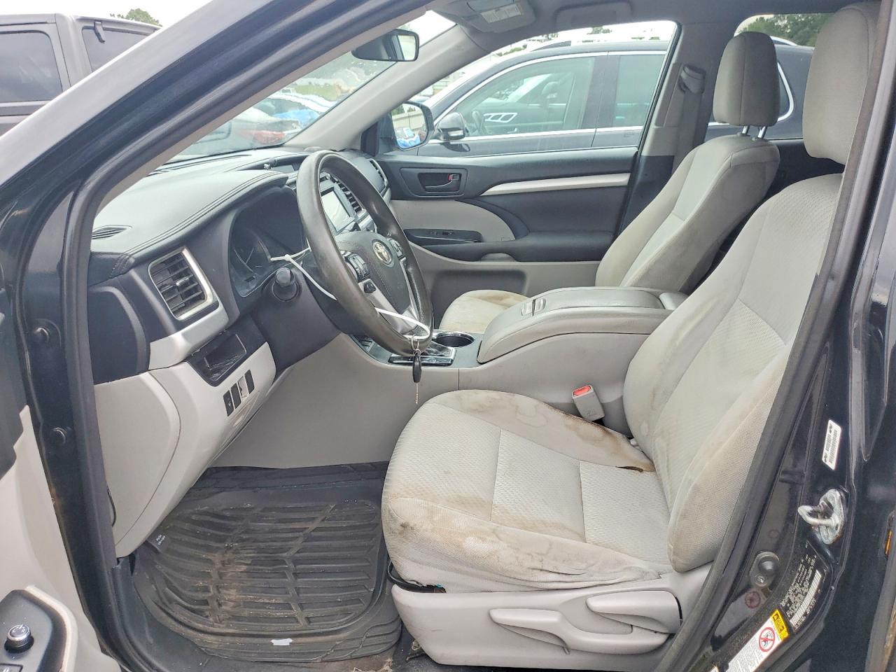 2015 Toyota Highlander Le Black vin: 5TDBKRFH9FS191721
