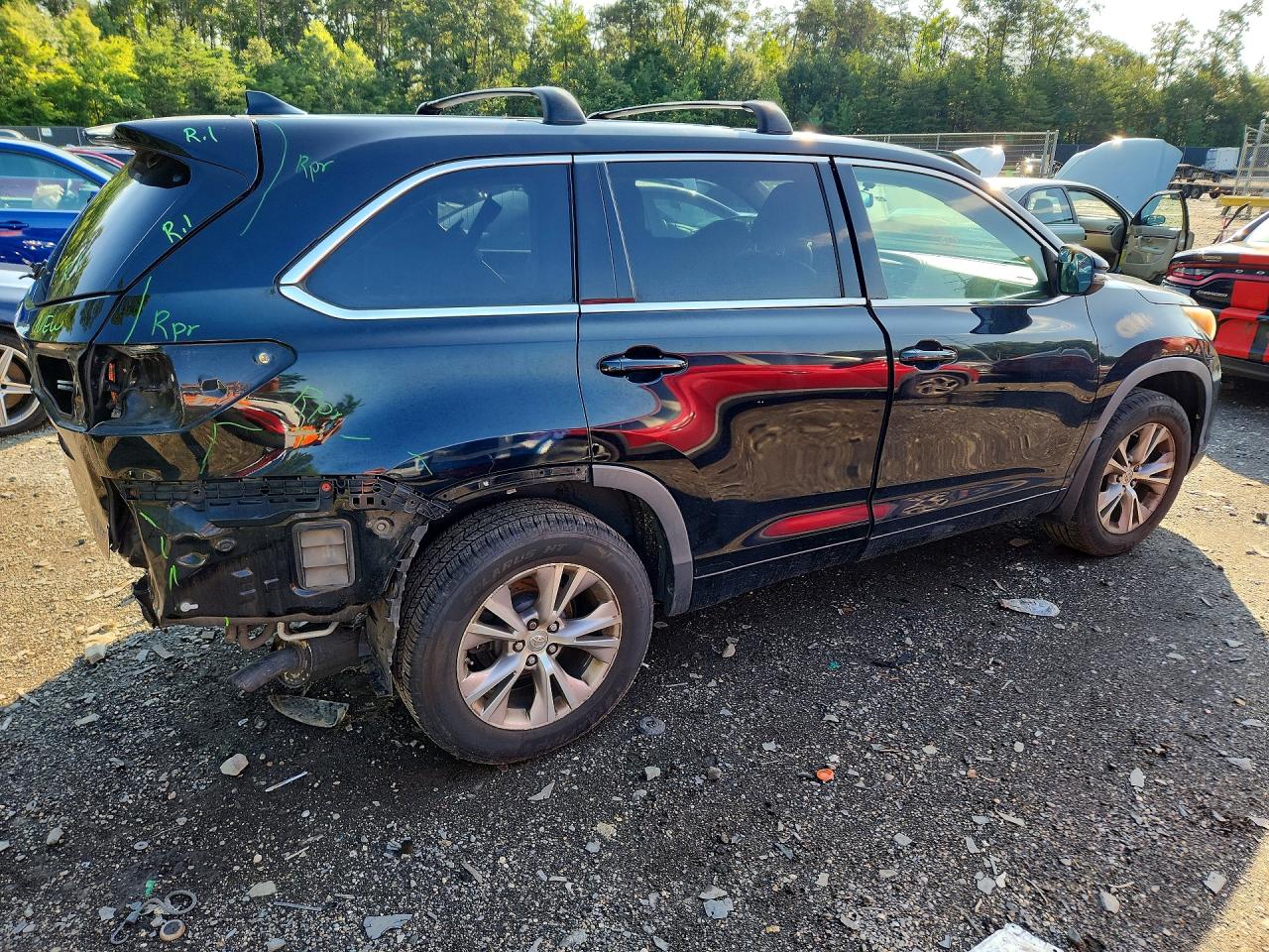 2014 Toyota Highlander Le Plus Black vin: 5TDBKRFHXES010415