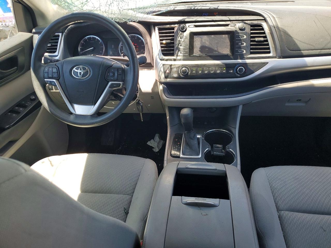 2014 Toyota Highlander Le Silver vin: 5TDBKRFHXES022449