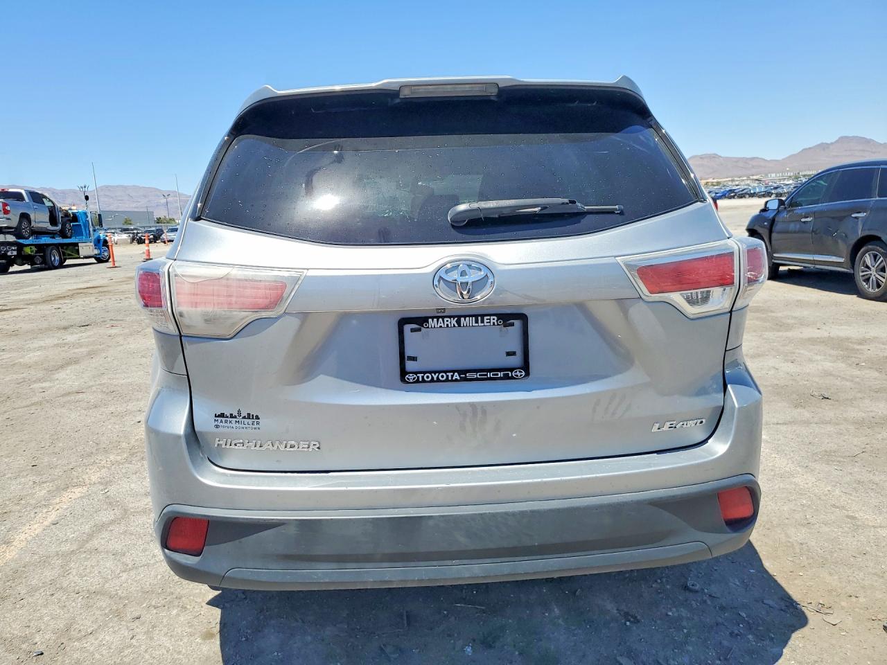 2014 Toyota Highlander Le Silver vin: 5TDBKRFHXES022449