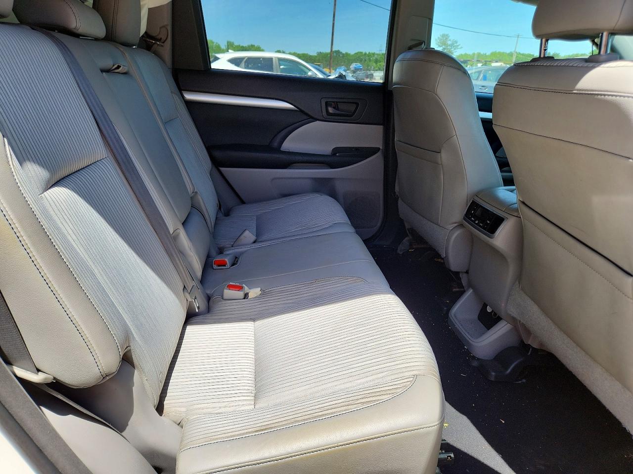 2014 Toyota Highlander Le Plus Белый vin: 5TDBKRFHXES032673
