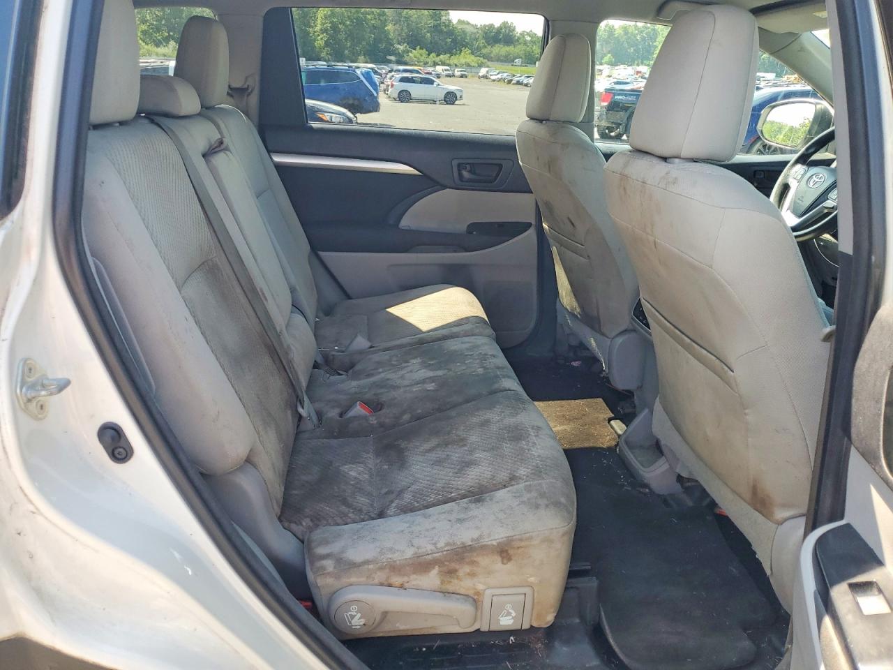 2015 Toyota Highlander Le White vin: 5TDBKRFHXFS073676