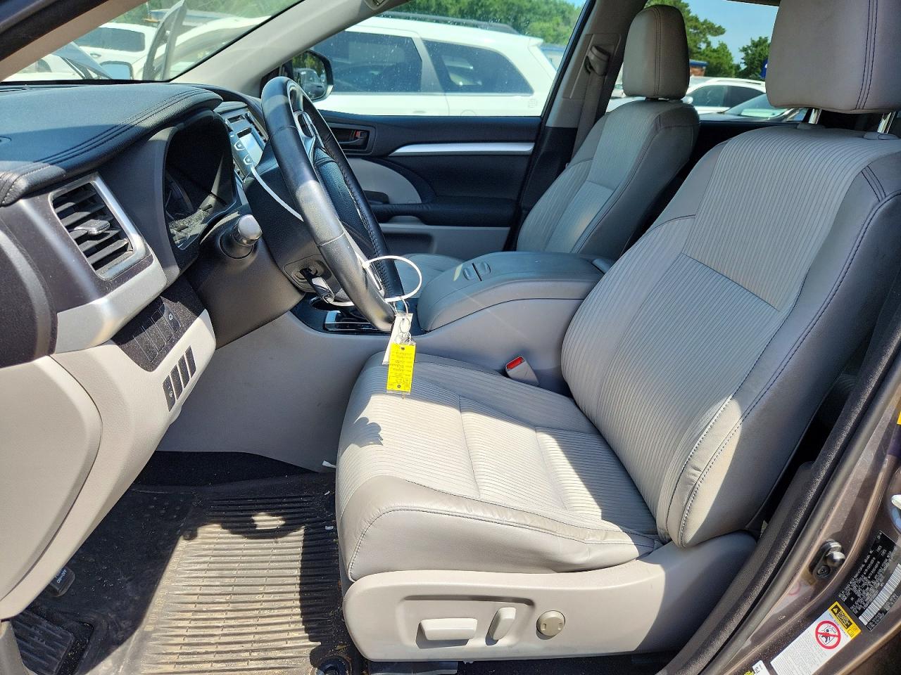 2015 Toyota Highlander Le Plus Gray vin: 5TDBKRFHXFS088291