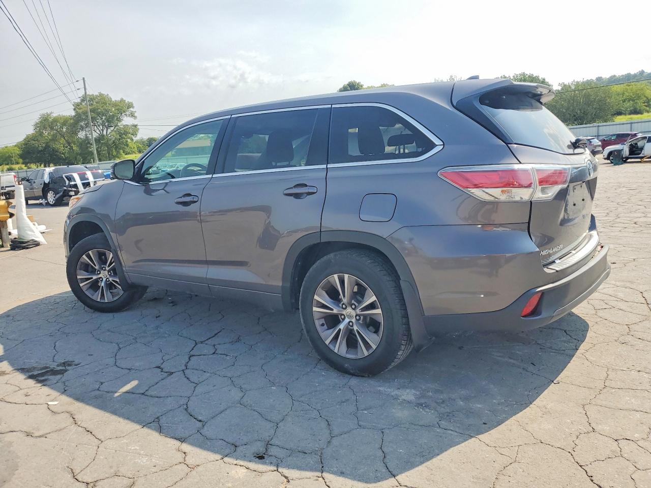 2015 Toyota Highlander Le Plus Gray vin: 5TDBKRFHXFS100004