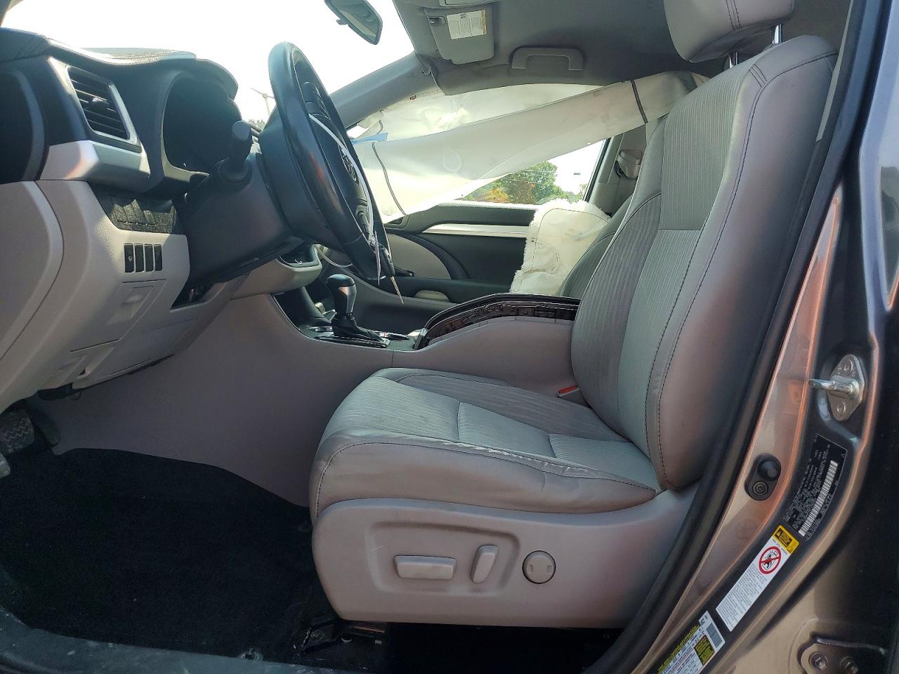 2015 Toyota Highlander Le Plus Gray vin: 5TDBKRFHXFS100004