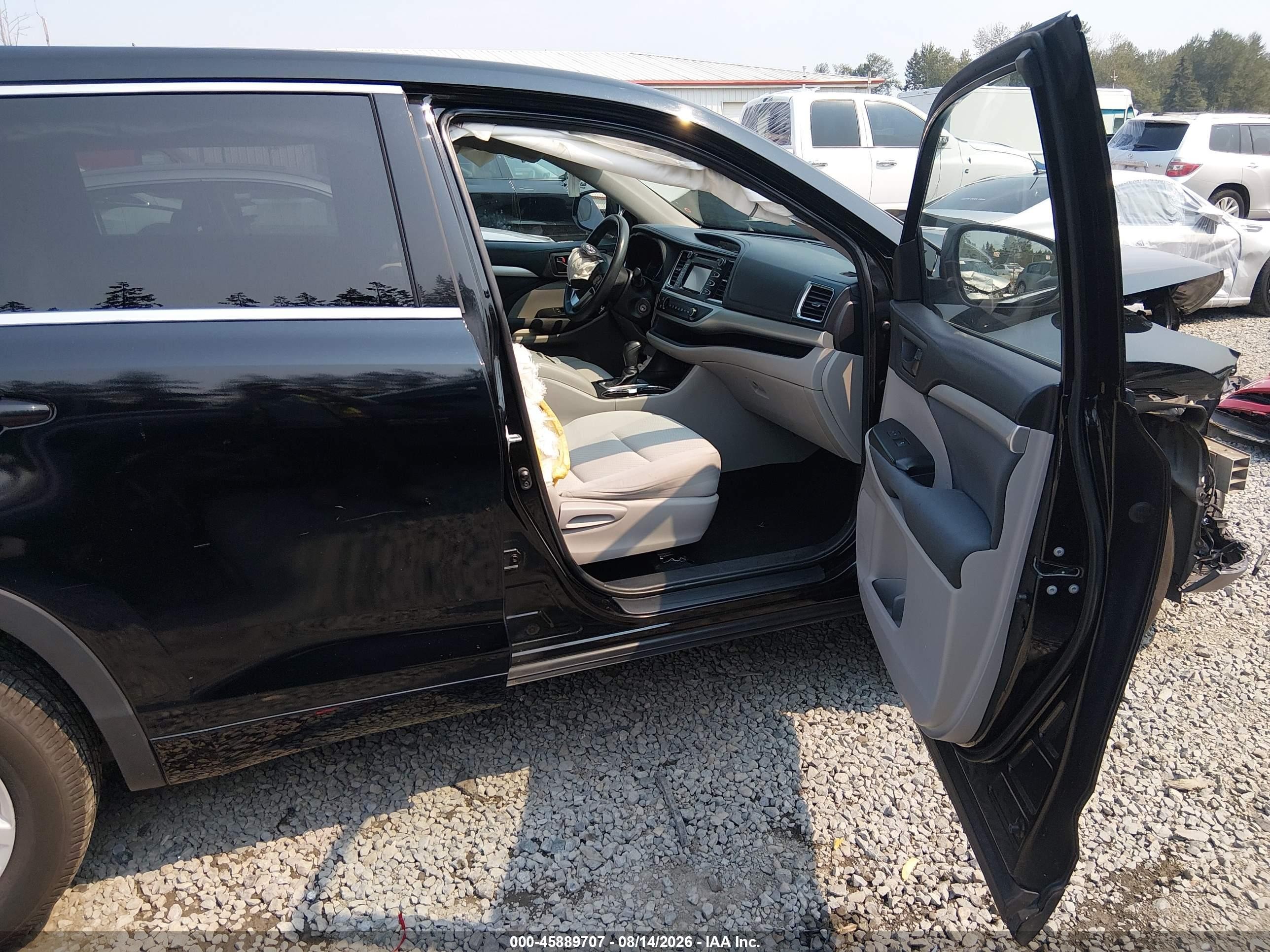 2015 Toyota Highlander Le Black vin: 5TDBKRFHXFS139031