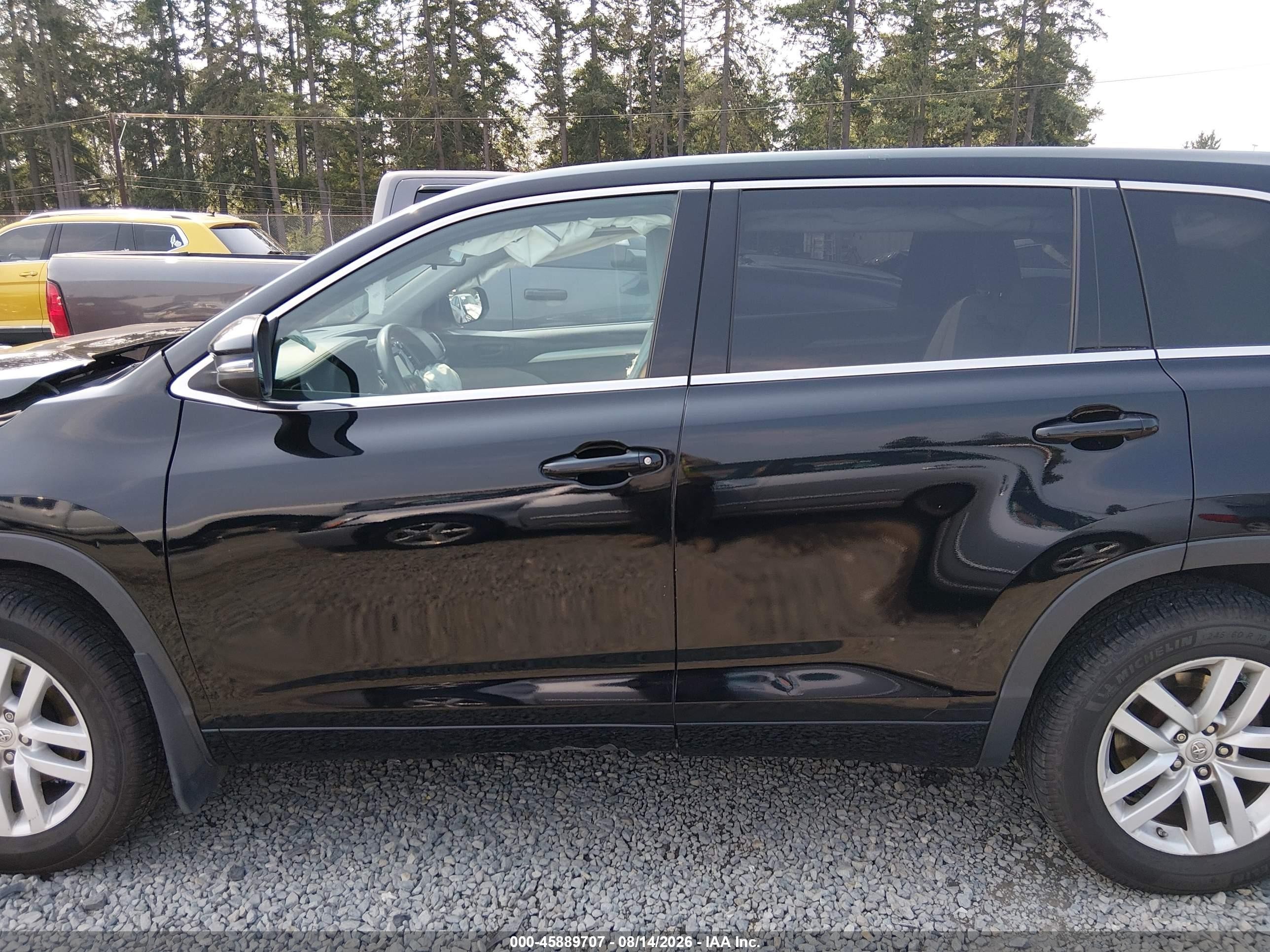 2015 Toyota Highlander Le Black vin: 5TDBKRFHXFS139031