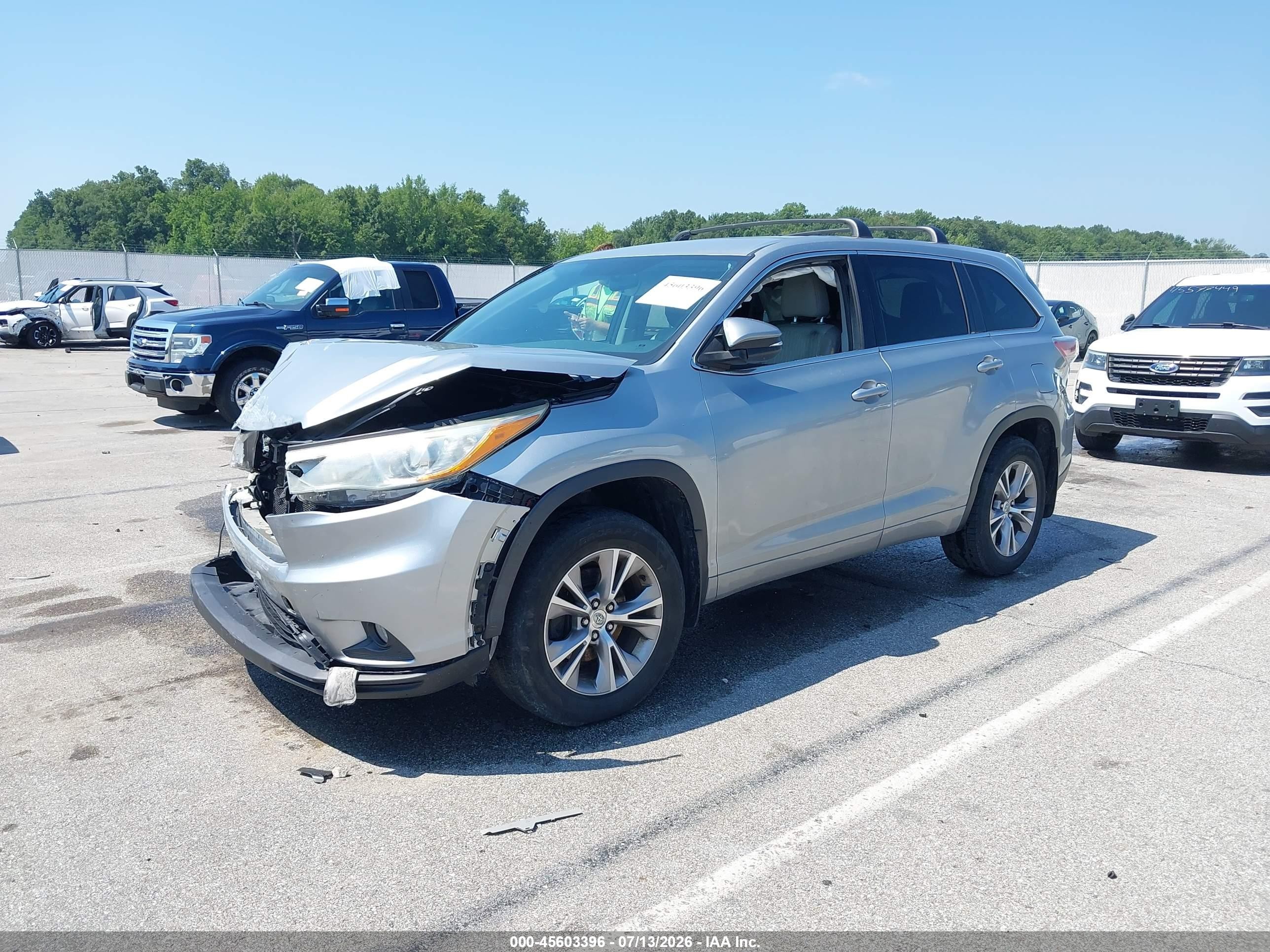 2015 Toyota Highlander Le Plus V6 Silver vin: 5TDBKRFHXFS180470