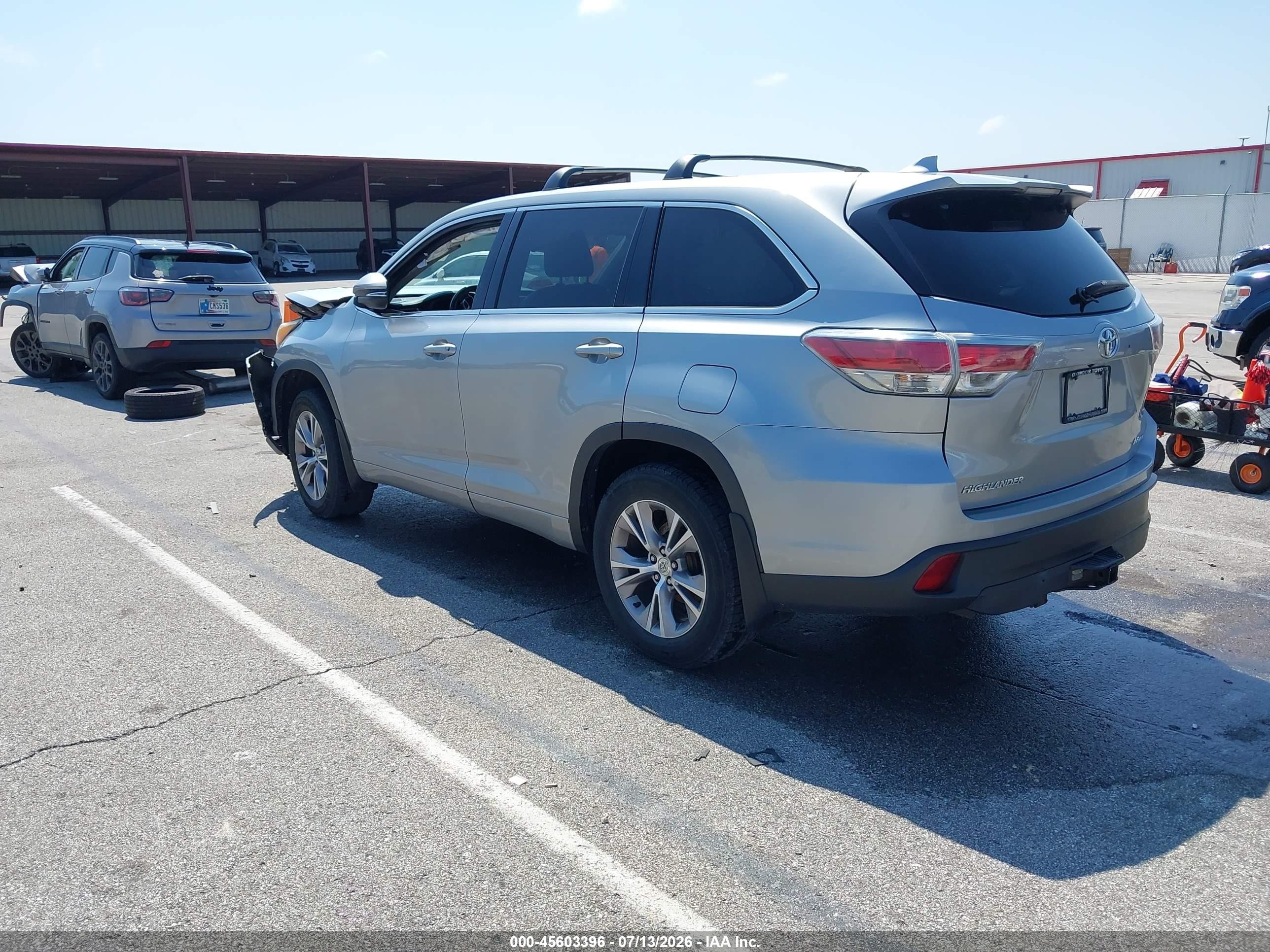 2015 Toyota Highlander Le Plus V6 Silver vin: 5TDBKRFHXFS180470