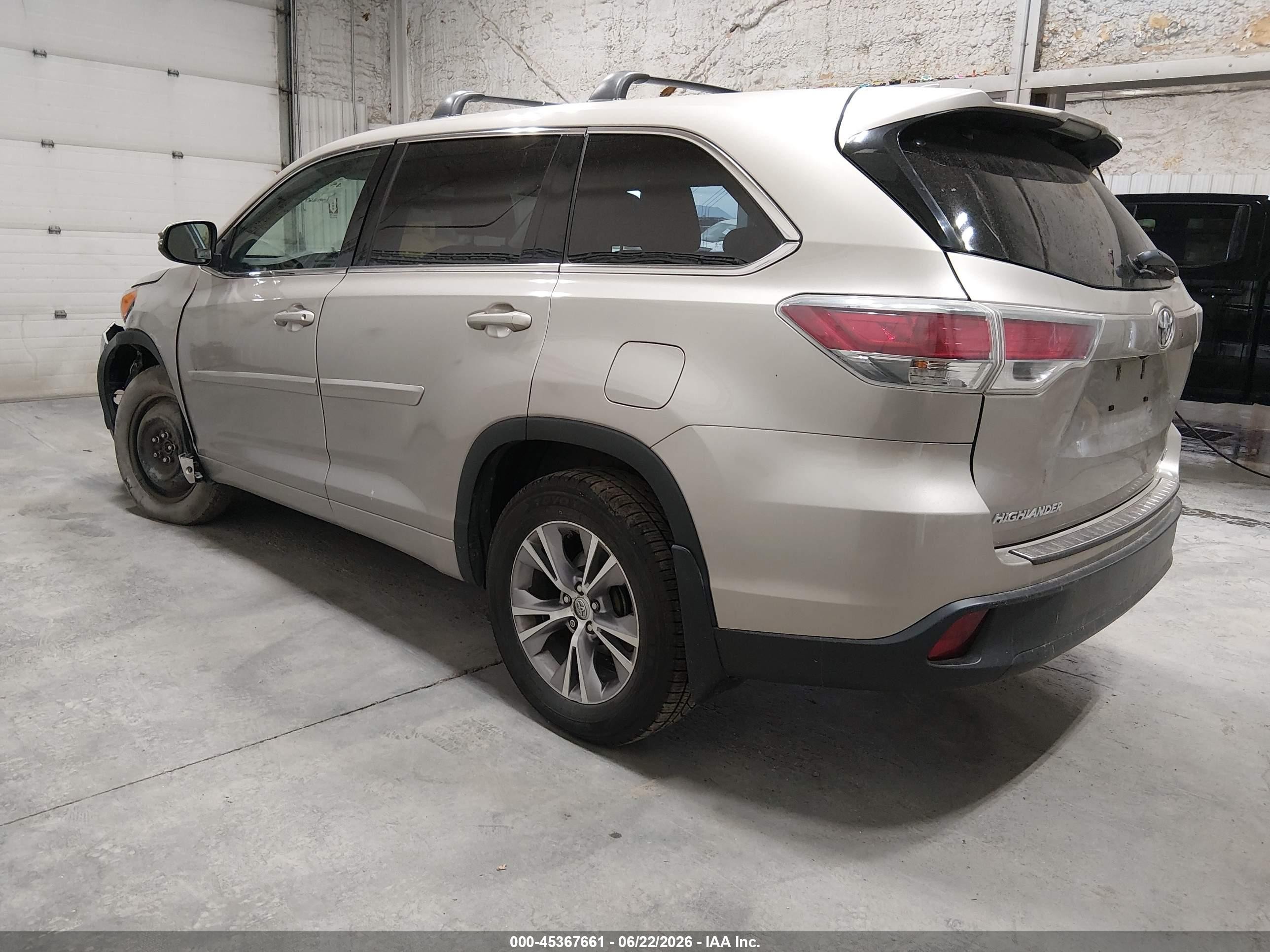 2015 Toyota Highlander Le Plus V6 Gold vin: 5TDBKRFHXFS206467