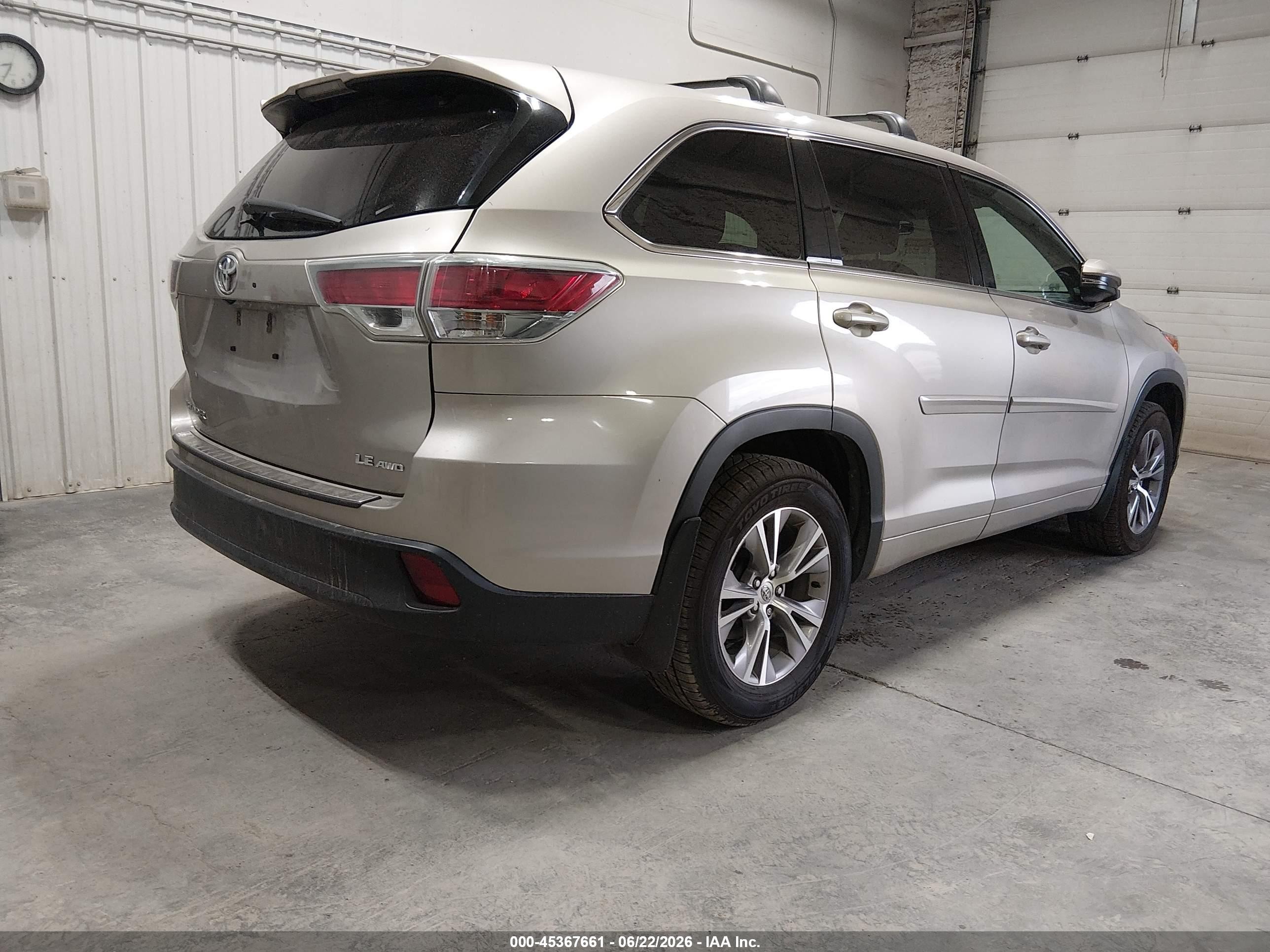 2015 Toyota Highlander Le Plus V6 Gold vin: 5TDBKRFHXFS206467