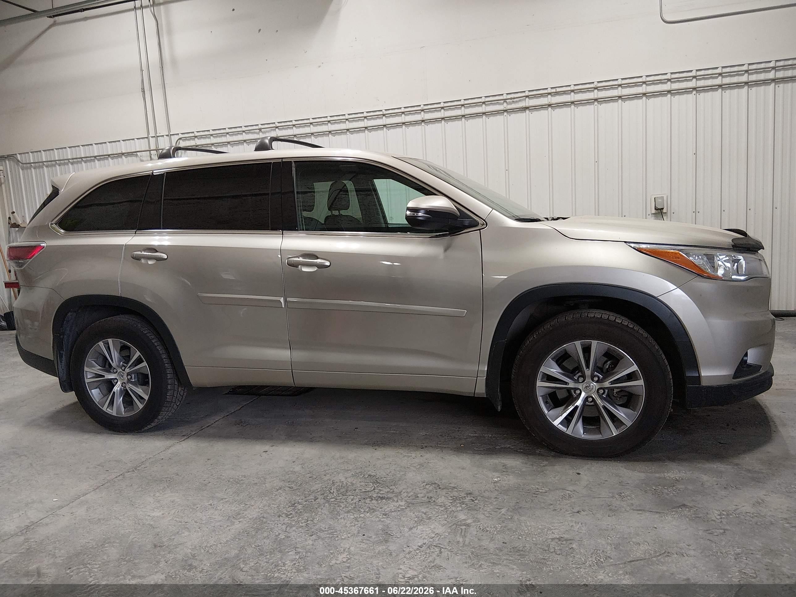 2015 Toyota Highlander Le Plus V6 Gold vin: 5TDBKRFHXFS206467