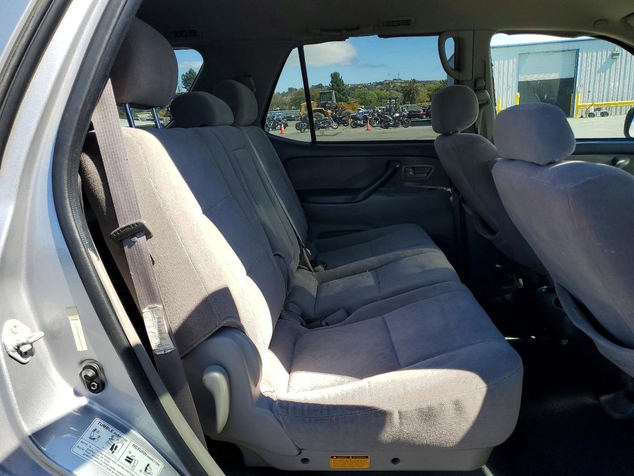 2001 Toyota Sequoia Sr5 Silver vin: 5TDBT44A01S025506