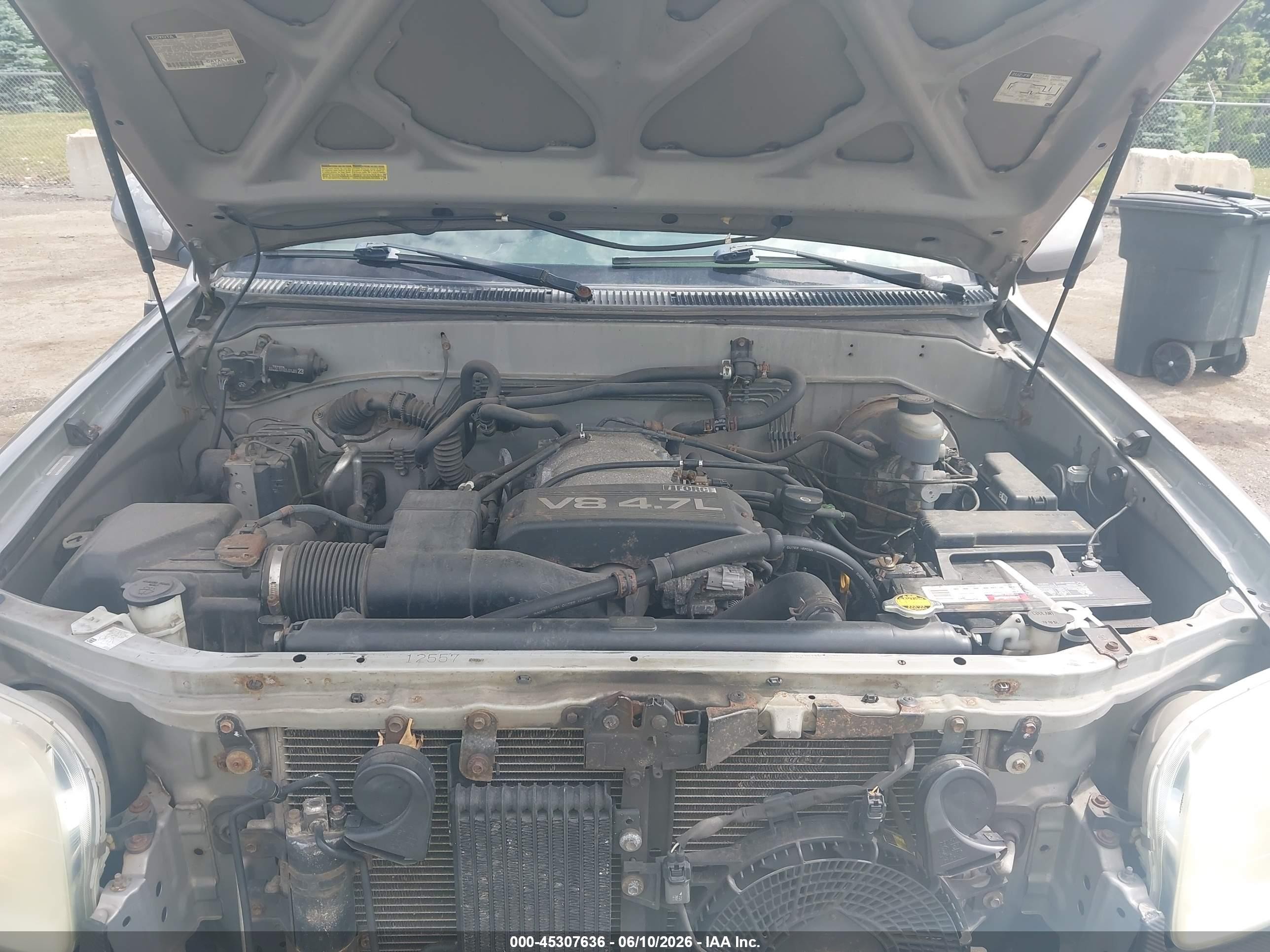 2002 Toyota Sequoia Sr5 V8 Gray vin: 5TDBT44A02S085139
