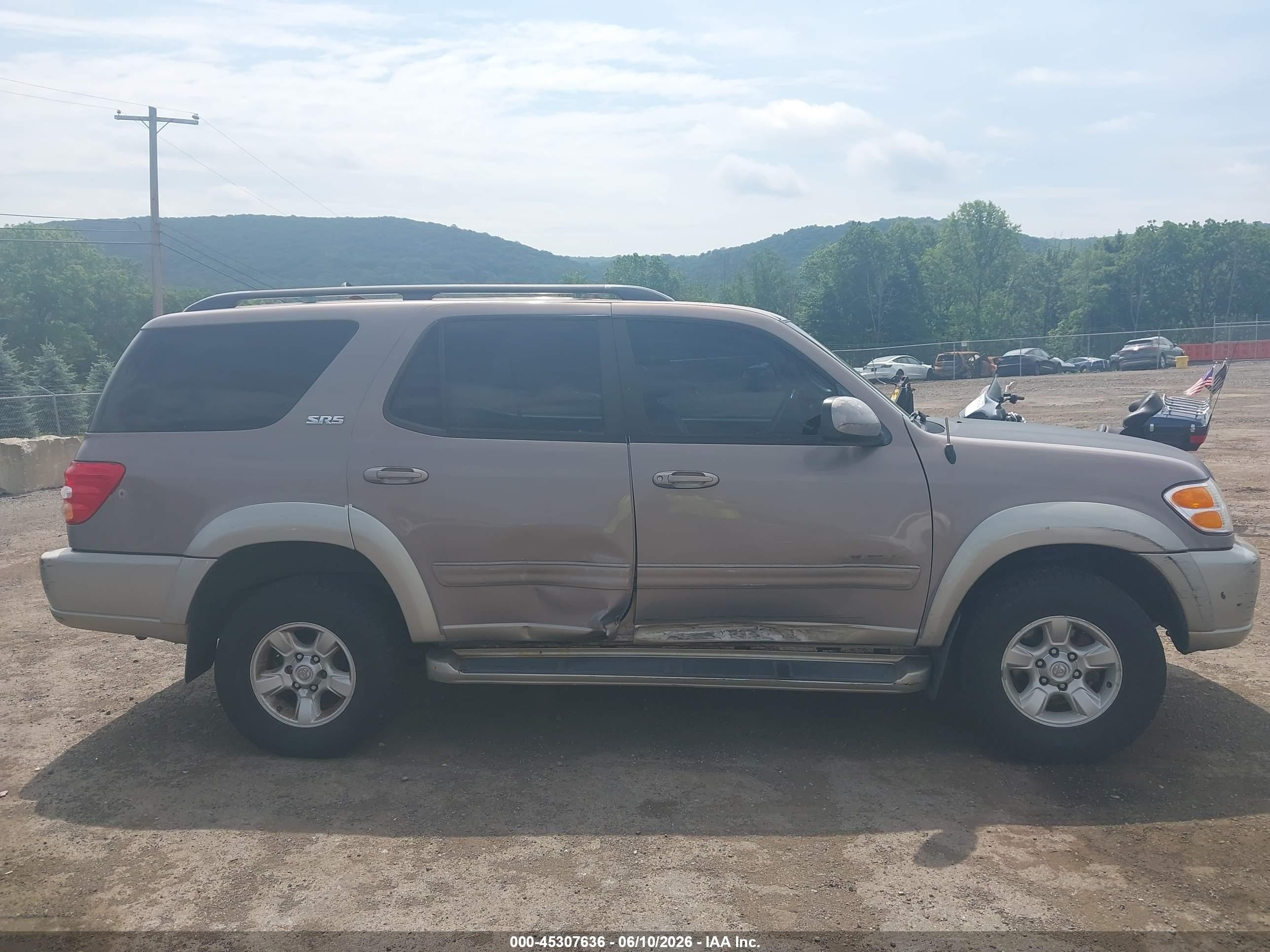 2002 Toyota Sequoia Sr5 V8 Gray vin: 5TDBT44A02S085139