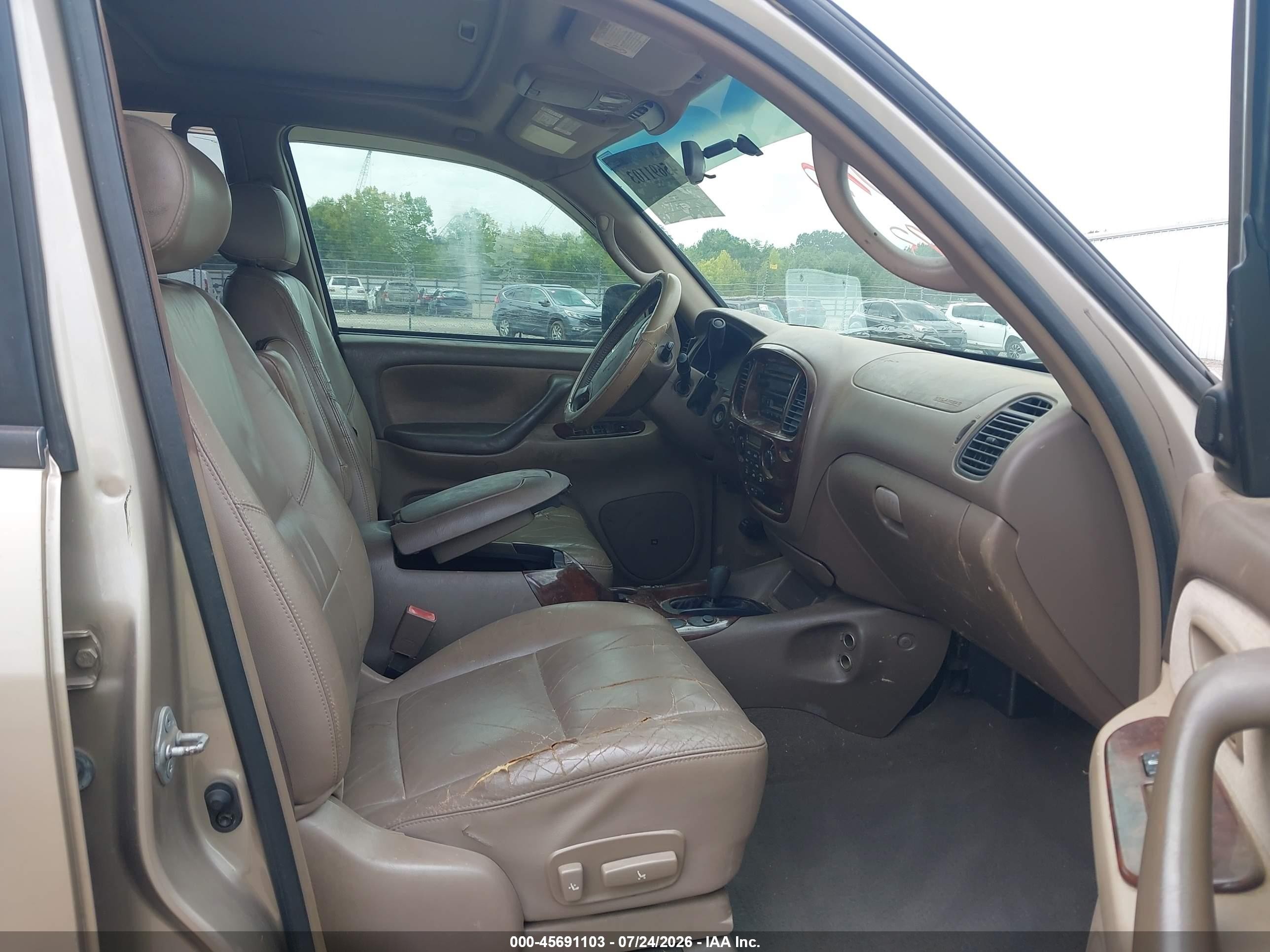 2003 Toyota Sequoia Sr5 V8 Золотой vin: 5TDBT44A03S155157
