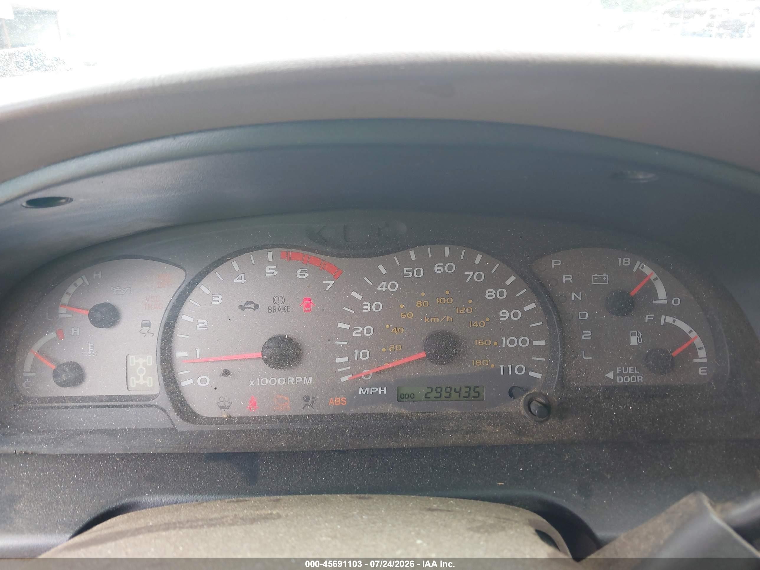 2003 Toyota Sequoia Sr5 V8 Золотой vin: 5TDBT44A03S155157