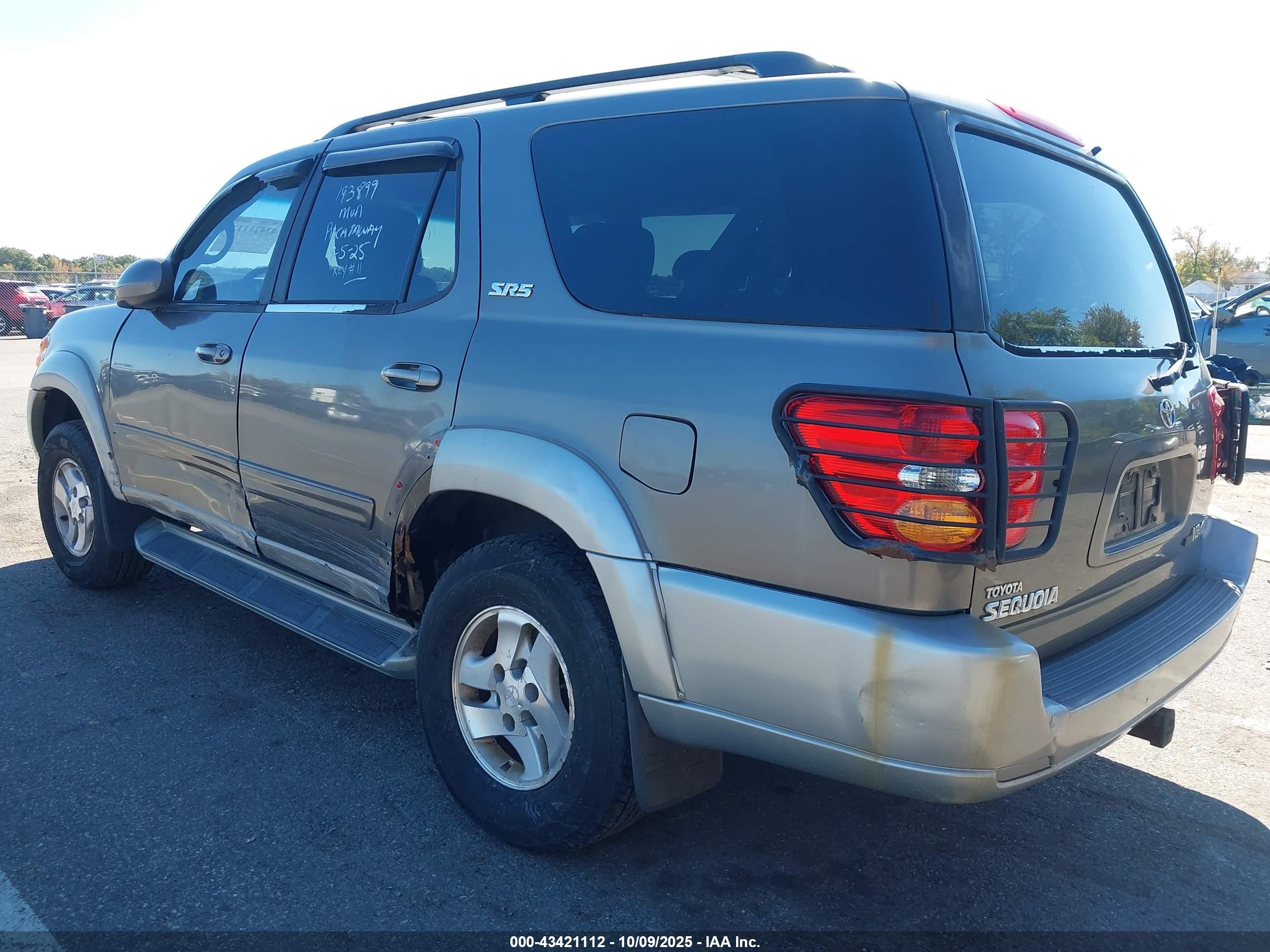 2003 Toyota Sequoia Sr5 V8 Серый vin: 5TDBT44A03S166109