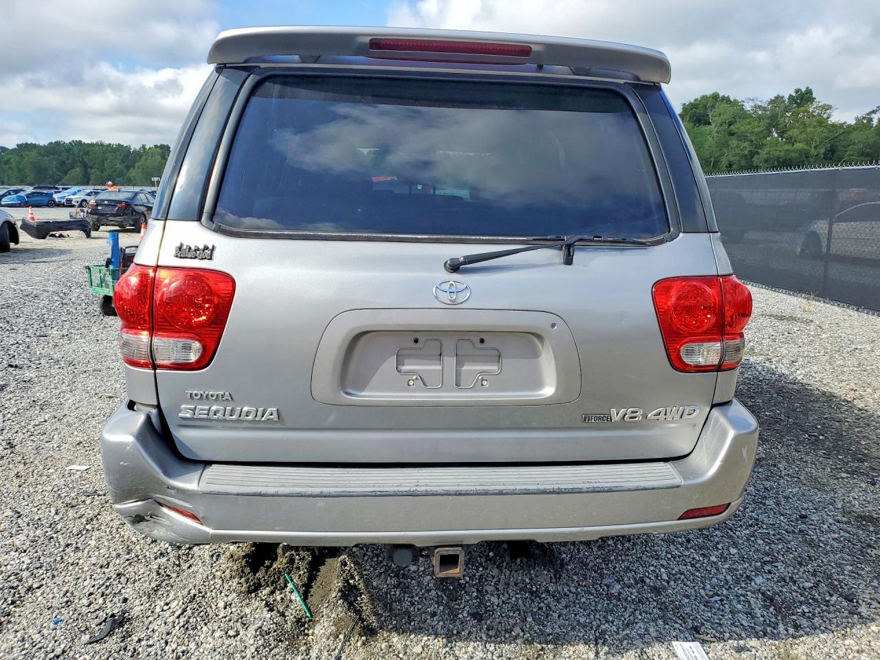 2005 Toyota Sequoia Sr5 Silver vin: 5TDBT44A05S238090