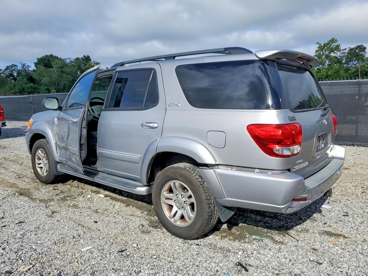 2005 Toyota Sequoia Sr5 Silver vin: 5TDBT44A05S238090