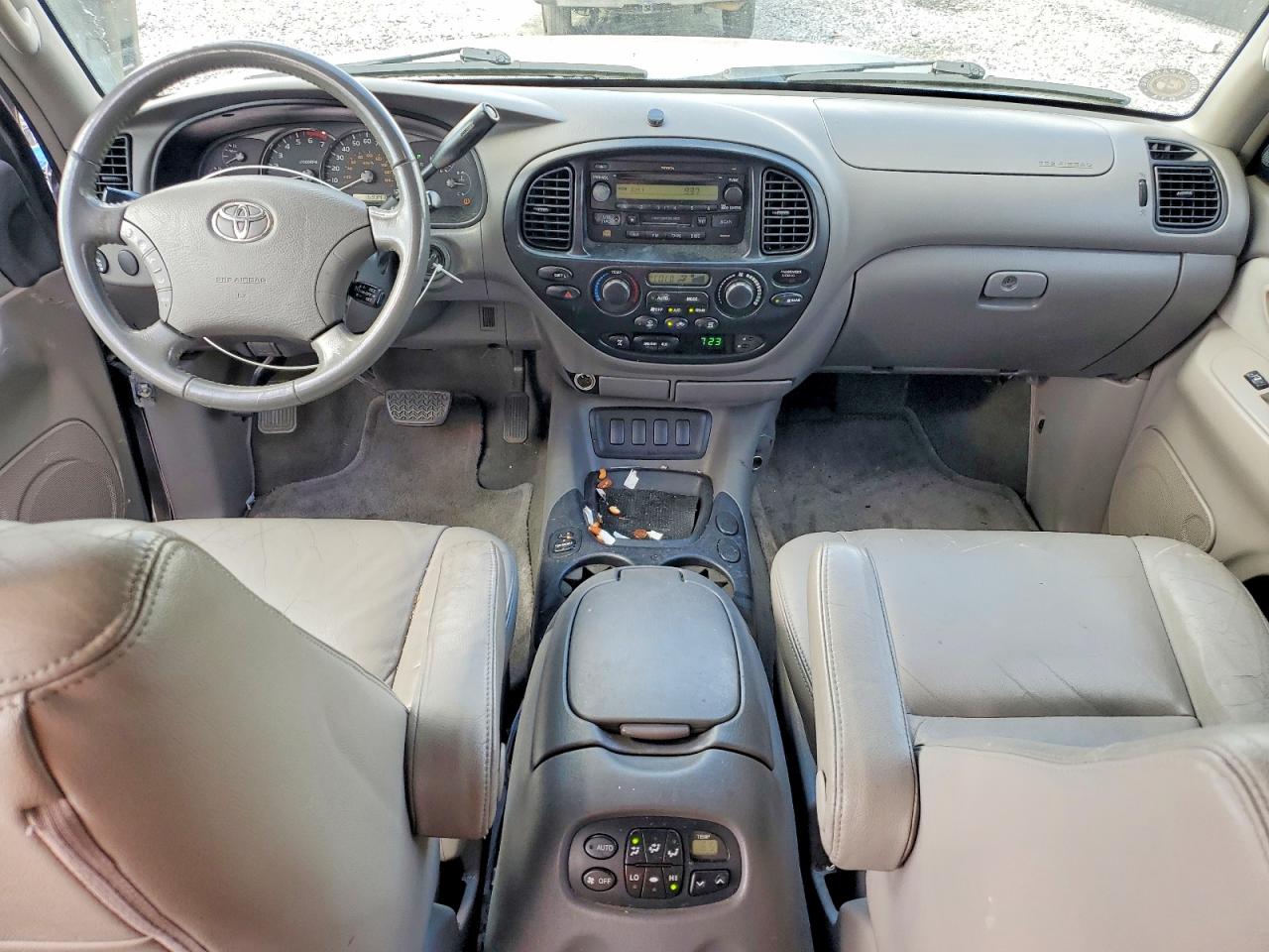 2005 Toyota Sequoia Sr5 Silver vin: 5TDBT44A05S238090