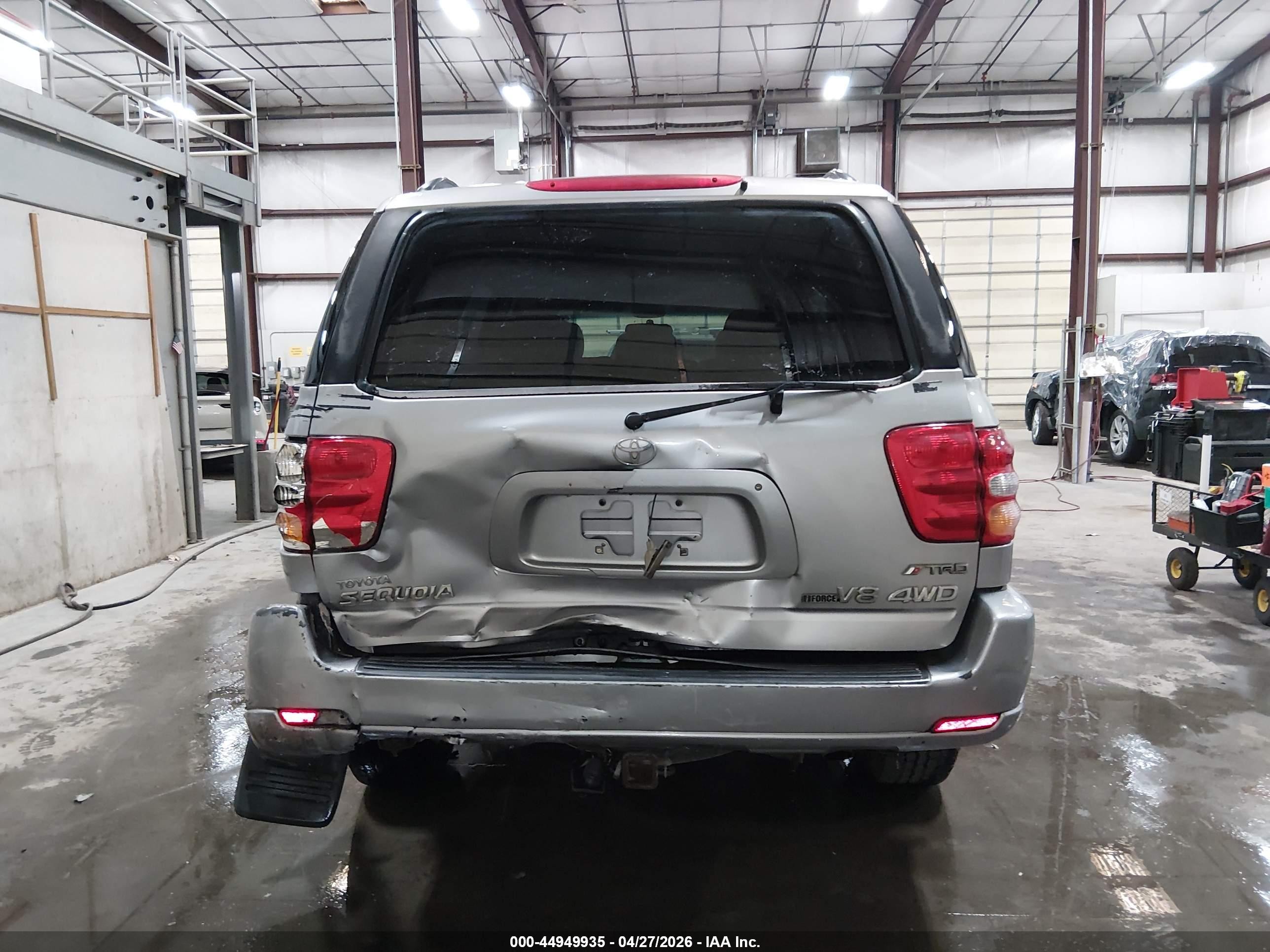 2001 Toyota Sequoia Sr5 V8 Gray vin: 5TDBT44A11S026759