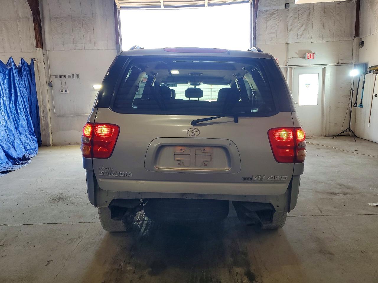 2002 Toyota Sequoia Sr5 Silver vin: 5TDBT44A12S122151