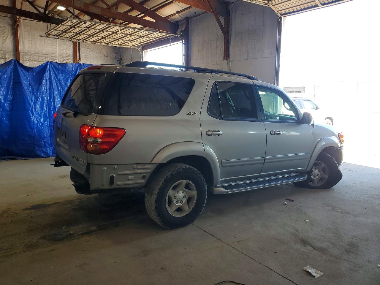 2002 Toyota Sequoia Sr5 Silver vin: 5TDBT44A12S122151