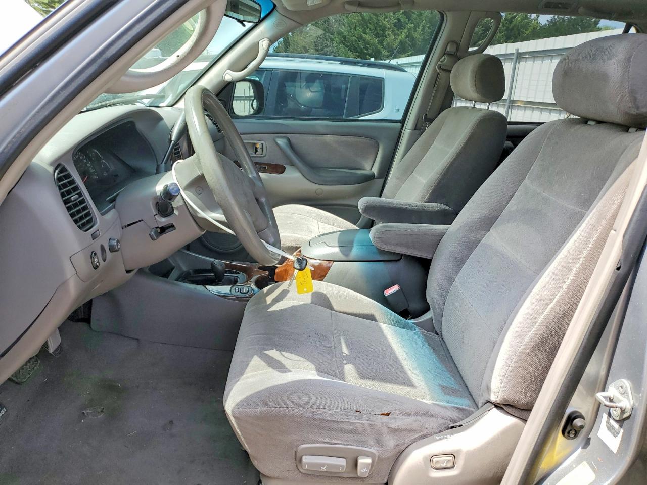 2002 Toyota Sequoia Sr5 Серебряный vin: 5TDBT44A12S134980