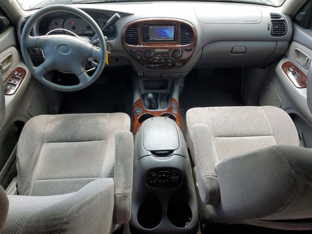 2002 Toyota Sequoia Sr5 Серебряный vin: 5TDBT44A12S134980