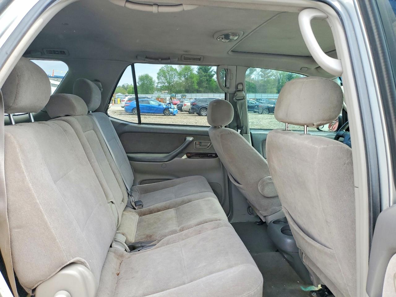 2002 Toyota Sequoia Sr5 Серебряный vin: 5TDBT44A12S134980