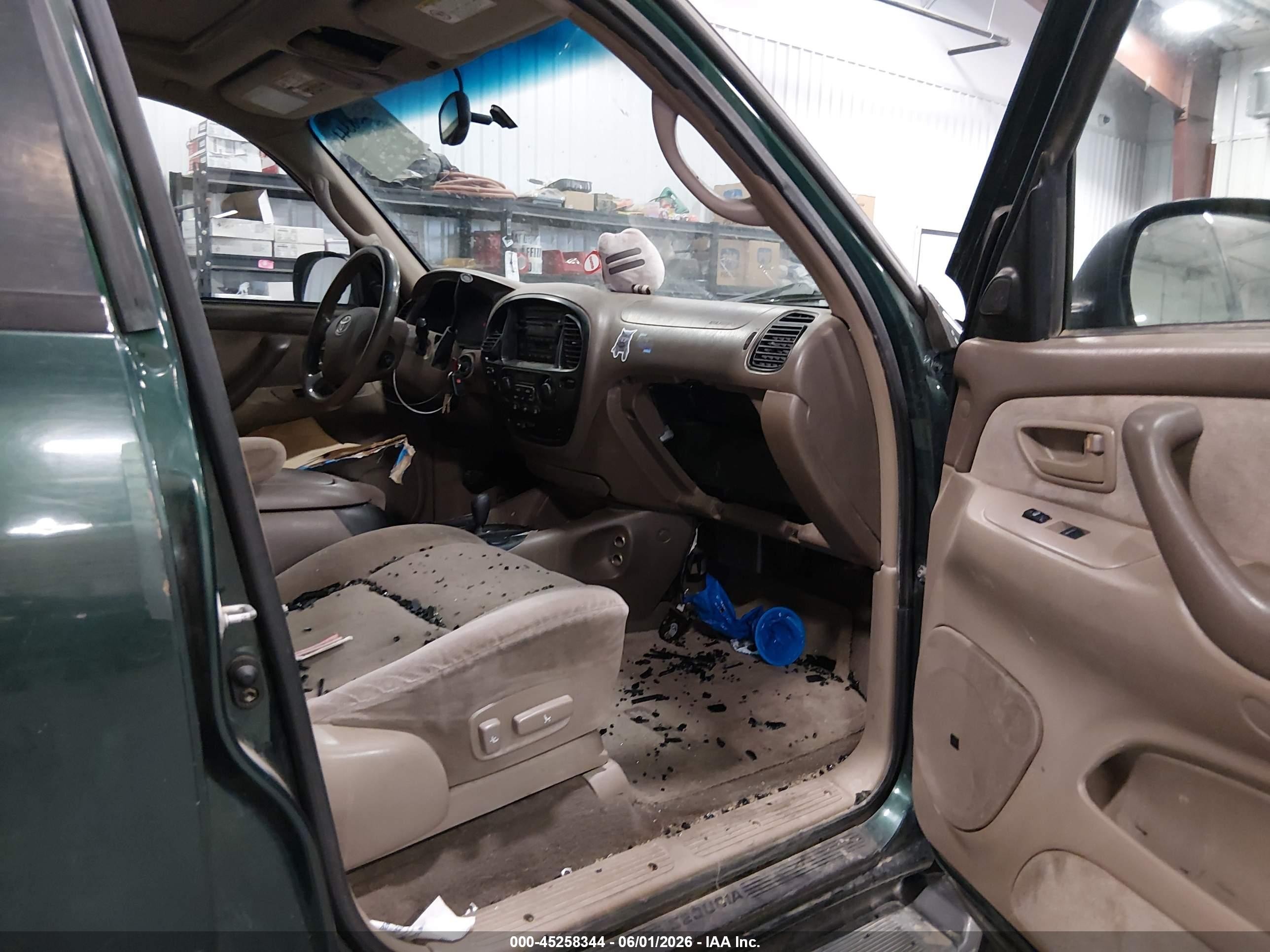 2003 Toyota Sequoia Sr5 V8 Green vin: 5TDBT44A13S163915