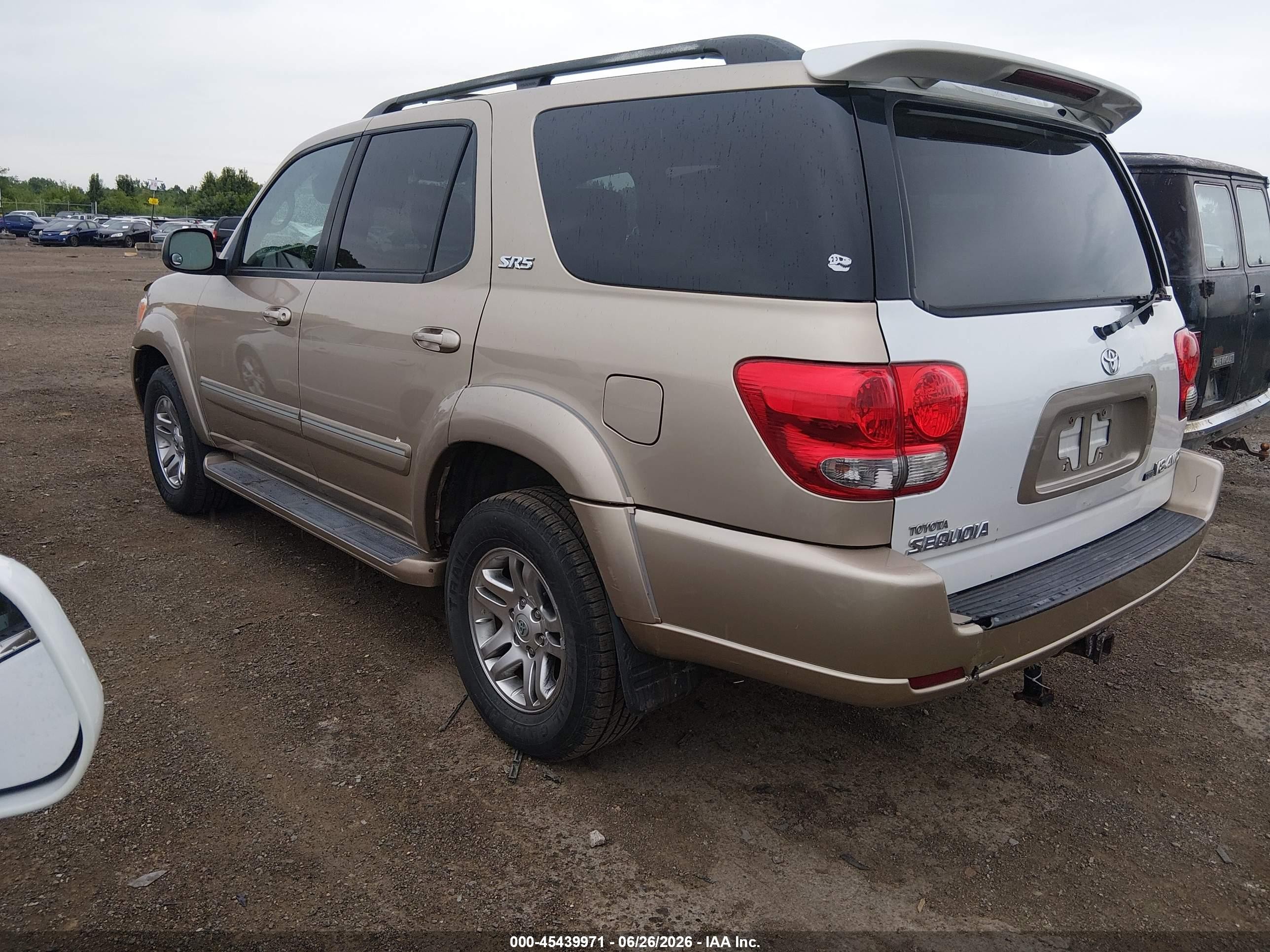 2005 Toyota Sequoia Sr5 V8 Beige vin: 5TDBT44A15S240611