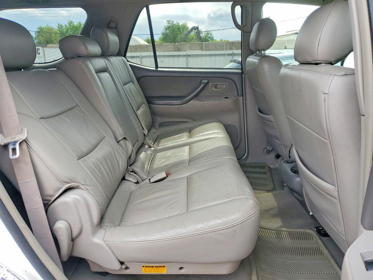 2006 Toyota Sequoia Sr5 White vin: 5TDBT44A16S266191