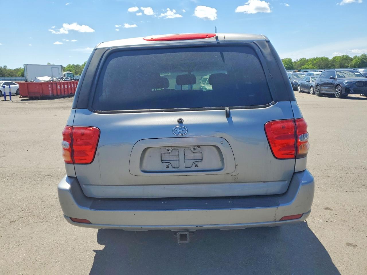 2002 Toyota Sequoia Серебряный vin: 5TDBT44A22S070870