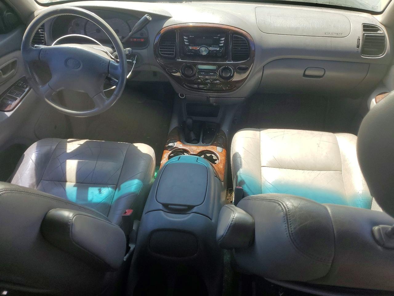 2002 Toyota Sequoia Серебряный vin: 5TDBT44A22S070870