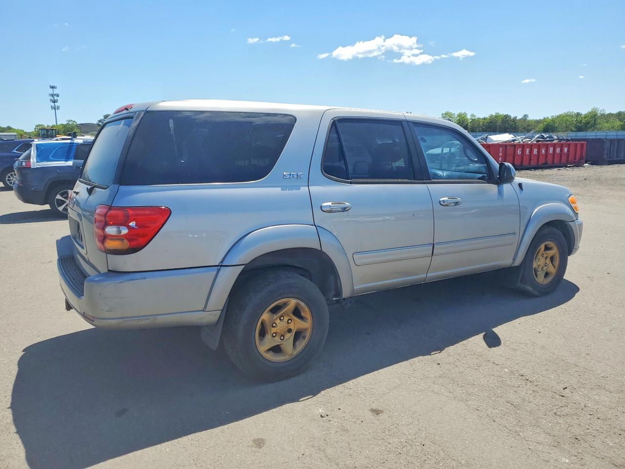 2002 Toyota Sequoia Серебряный vin: 5TDBT44A22S070870