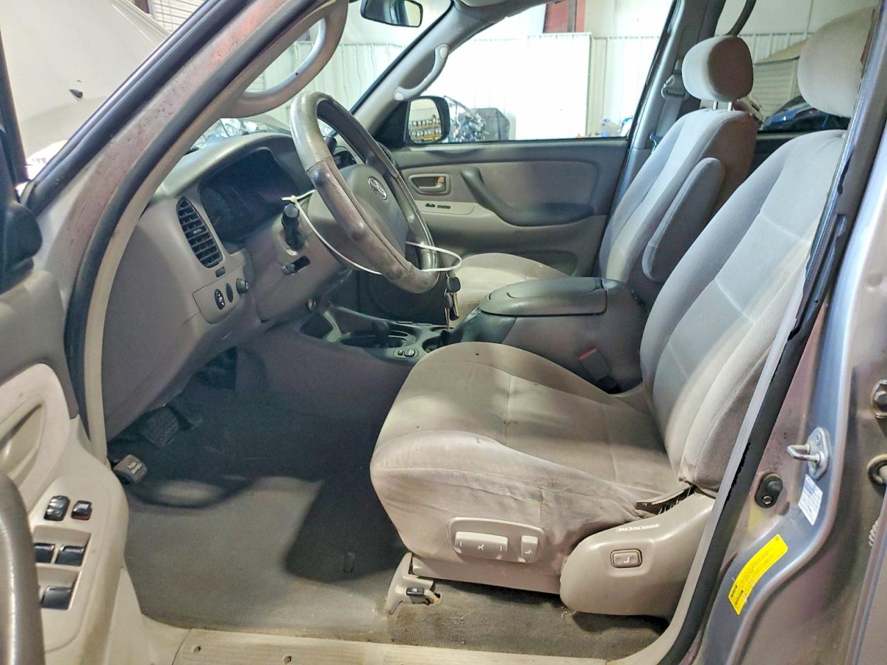 2003 Toyota Sequoia Sr5 Серый vin: 5TDBT44A23S174308