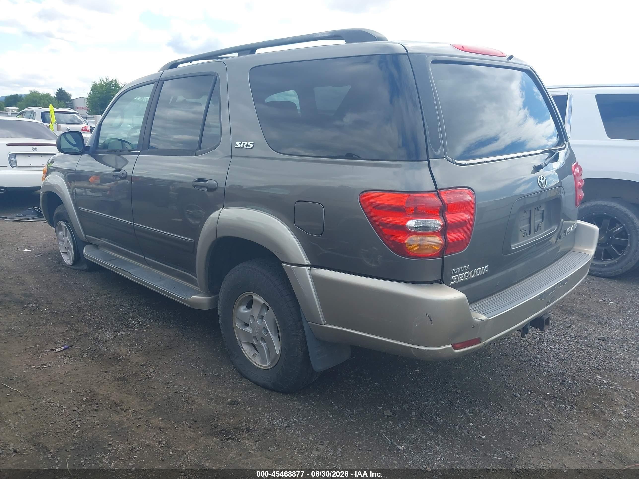2004 Toyota Sequoia Sr5 V8 Gray vin: 5TDBT44A24S211925